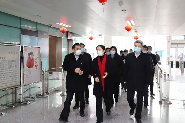 市領導至車站走訪慰問和疫情防控、保供應保安全保暢通工作督查